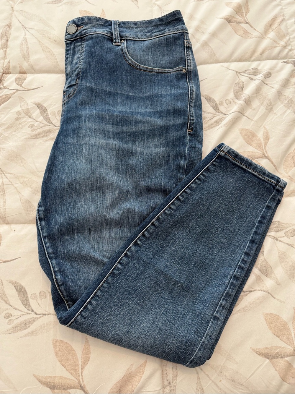 Maurices Skinny Jeans in Medium Blue Wash
